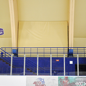 Баннер  на стене основной ледовой арены
